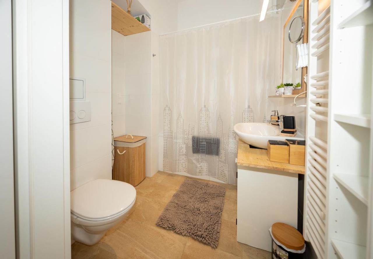 Delightful 1 Bedroom Near Schoenbrunn And Westbahnhof With Big Porch Viyana Dış mekan fotoğraf